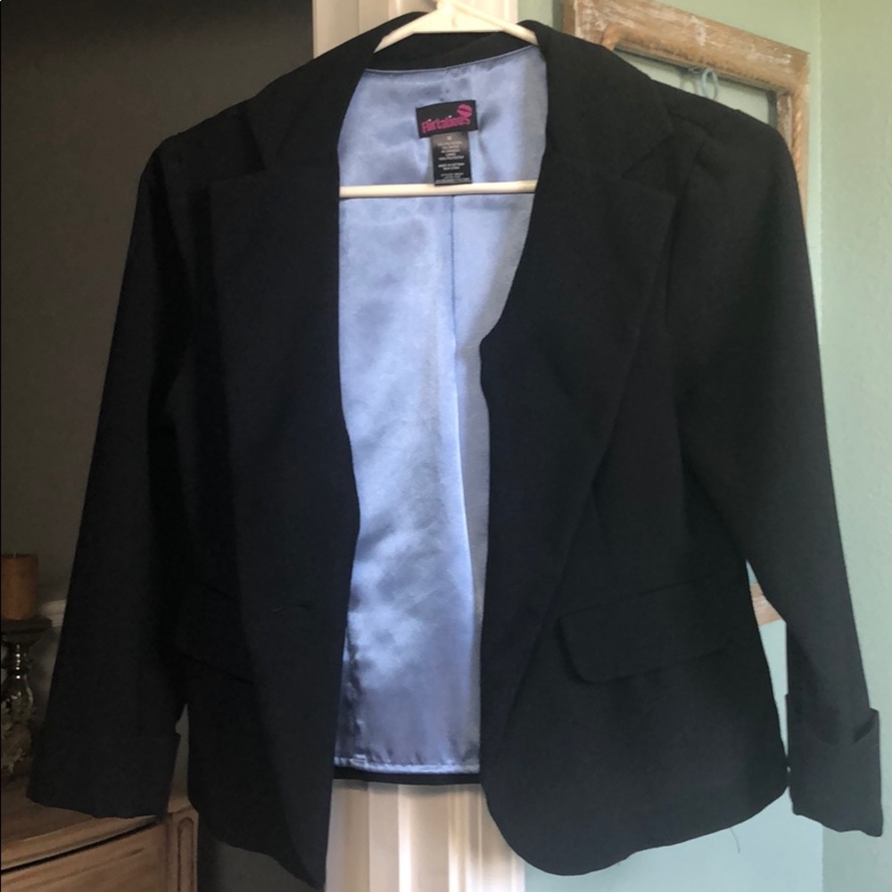 Medium flirtatious blazer
